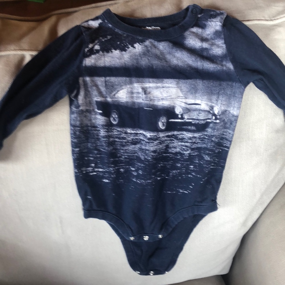 Onesie 6-12 months